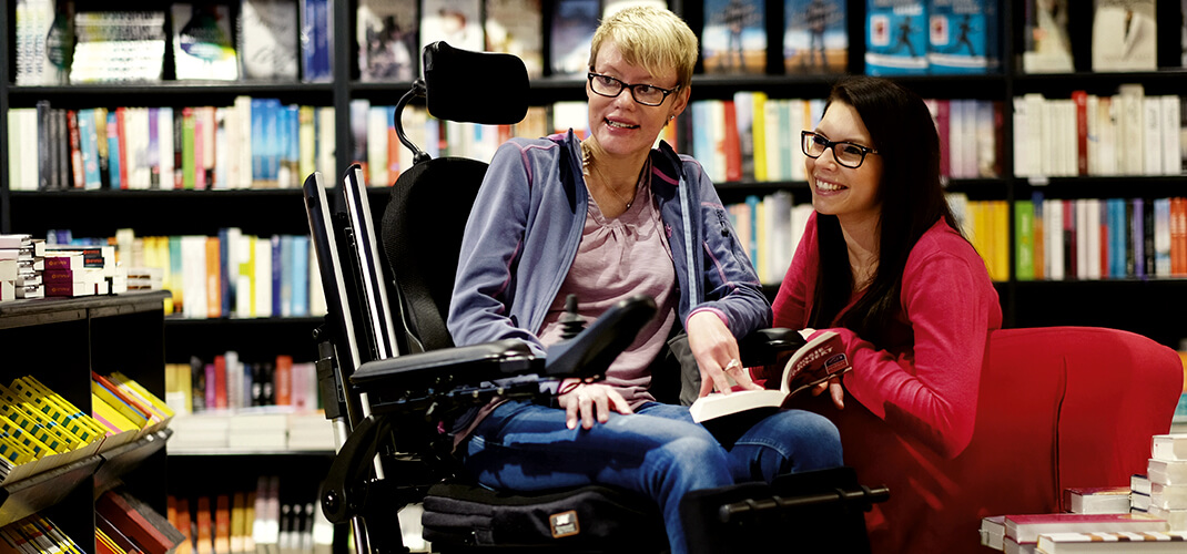 Gezellig in de boekenwinkel.