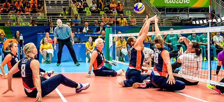 Zitvolleybal voor vrouwen.