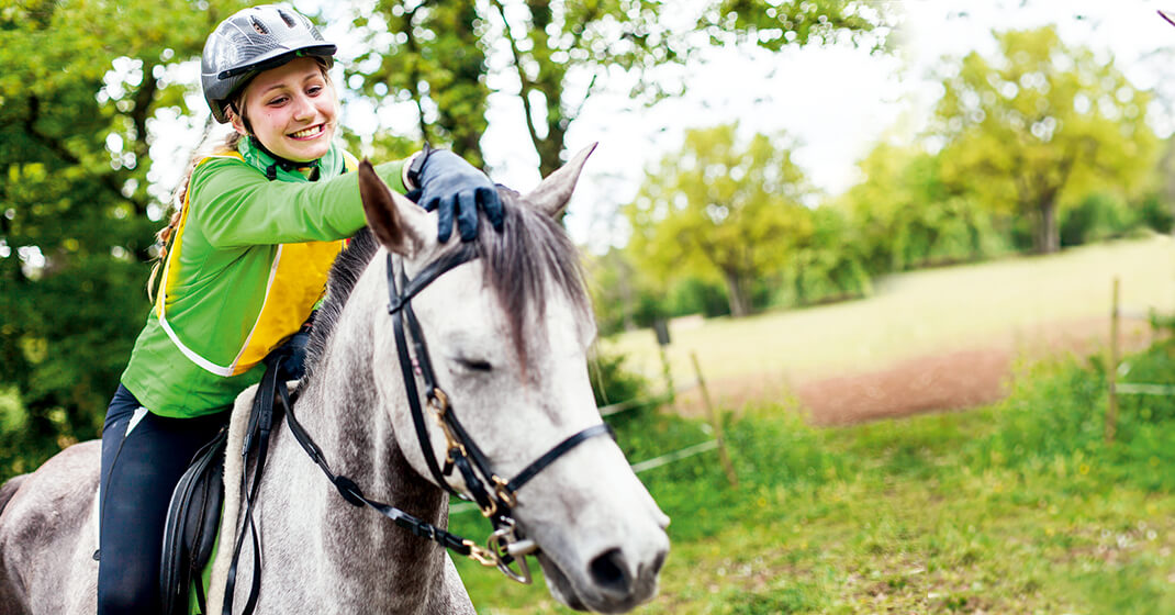 Equitherapie: aangepast paardrijden als medische behandeling.
