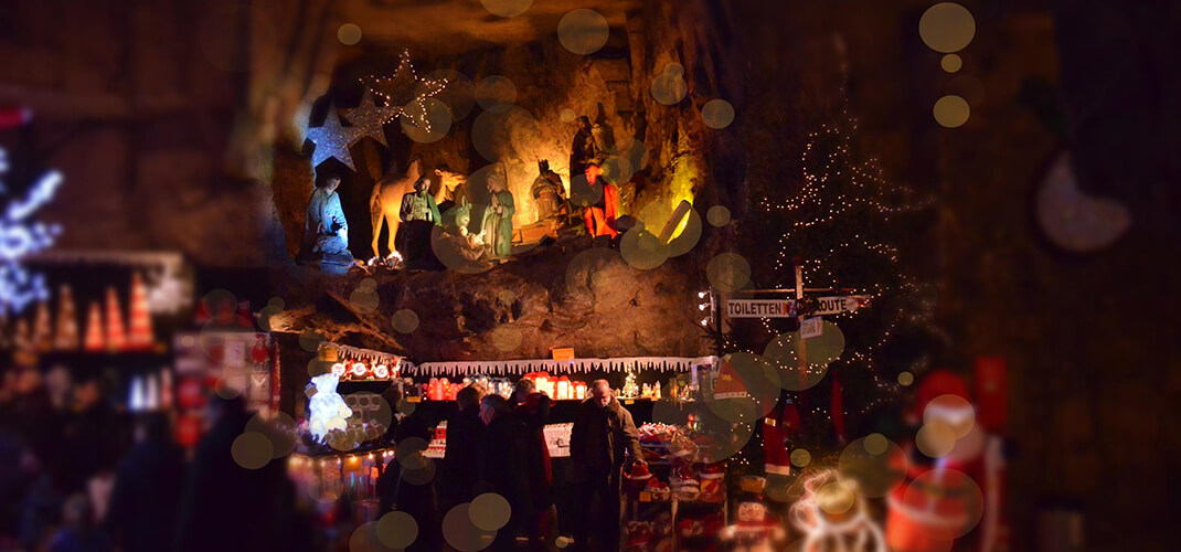 De Kerstmarkt in de fluweelengrot in Valkenburg.