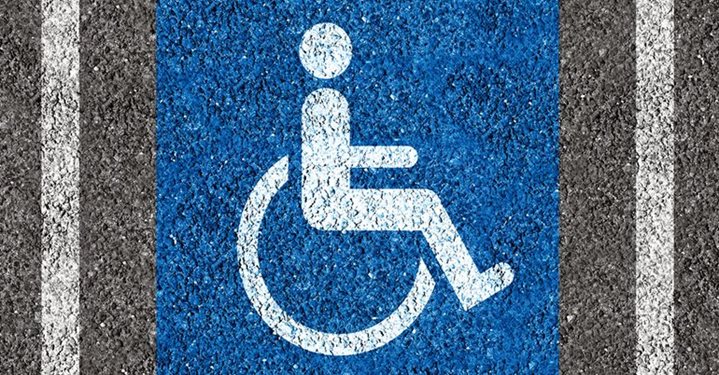 Hoe werkt een gehandicaptenparkeerkaart?