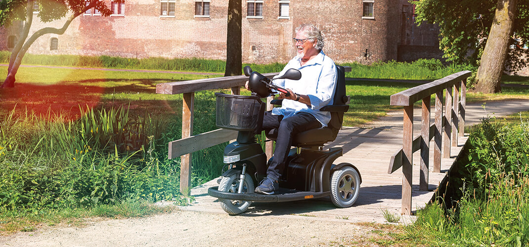 Scootmobiel met 3 wielen voor veel comfort.