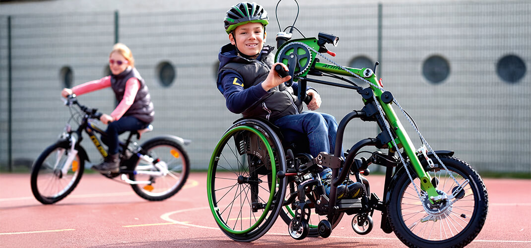 Beweging is essentieel voor de ontwikkeling van kinderen. Met de EMPULSE Attitude Junior ontdekken zij op een speelse manier de voordelen van actief bewegen. Zo kunnen kinderen zelfstandig naar school