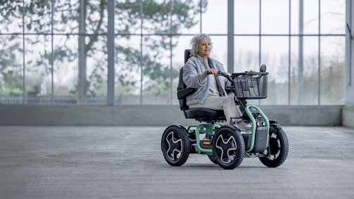 Innovatie ontmoet mobiliteit - de STERLING S800 by Scoozy