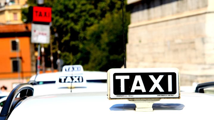 Blijf zelfstandig met WMO-taxivervoer