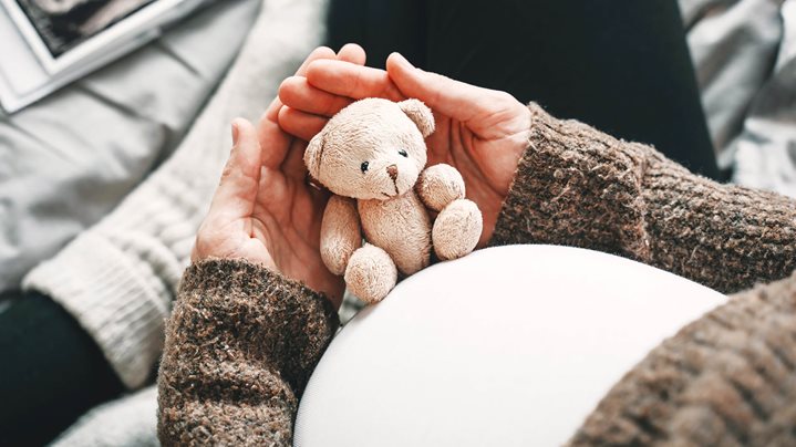 Rolstoelster met een kinderwens? Antwoorden op je vragen over zwangerschap en bevalling